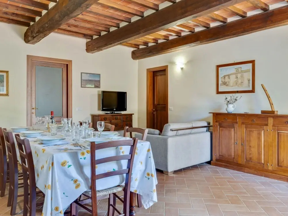 Farmhouse in Tuscany with Pool & Vineyard View