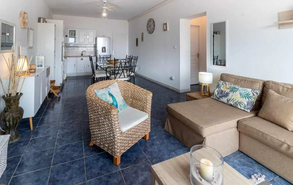 FENER DE BAIX 781 bonito apartamento en primera línea de mar