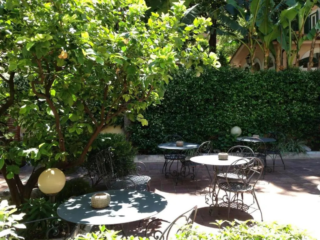Hotel Astoria Garden