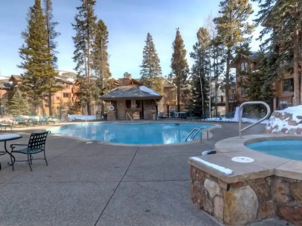 Luxury 1 Bedroom Mountain Vacation Rental in Breckenridge With Access to a Hot Tub and Heated Garage Parking