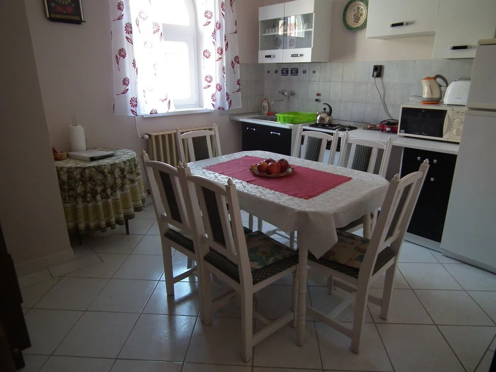 Sunbeam 3-bed Apartment in Eger