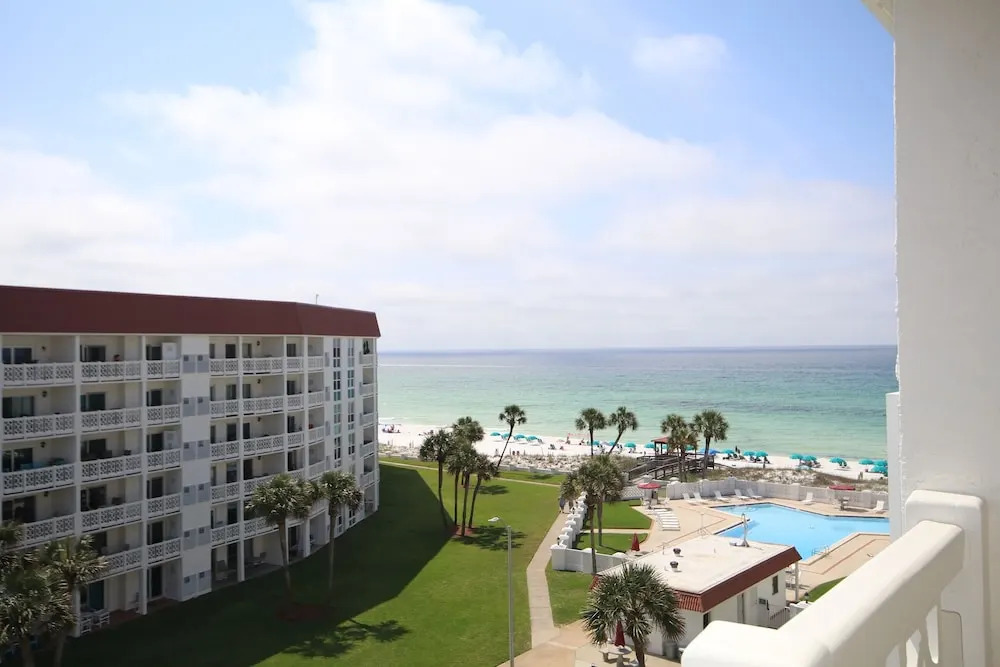 460 El Matador 2 Bedroom Home by RedAwning