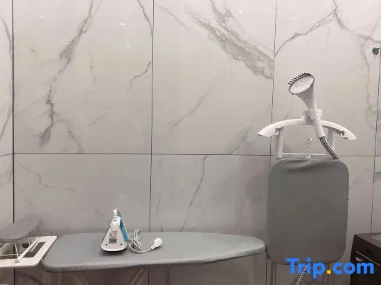 Shengzhou Qinman Hotel (Wuyue Plaza International Convention and Exhibition Center)