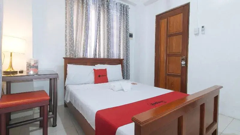 RedDoorz near LRT 2 Antipolo Station