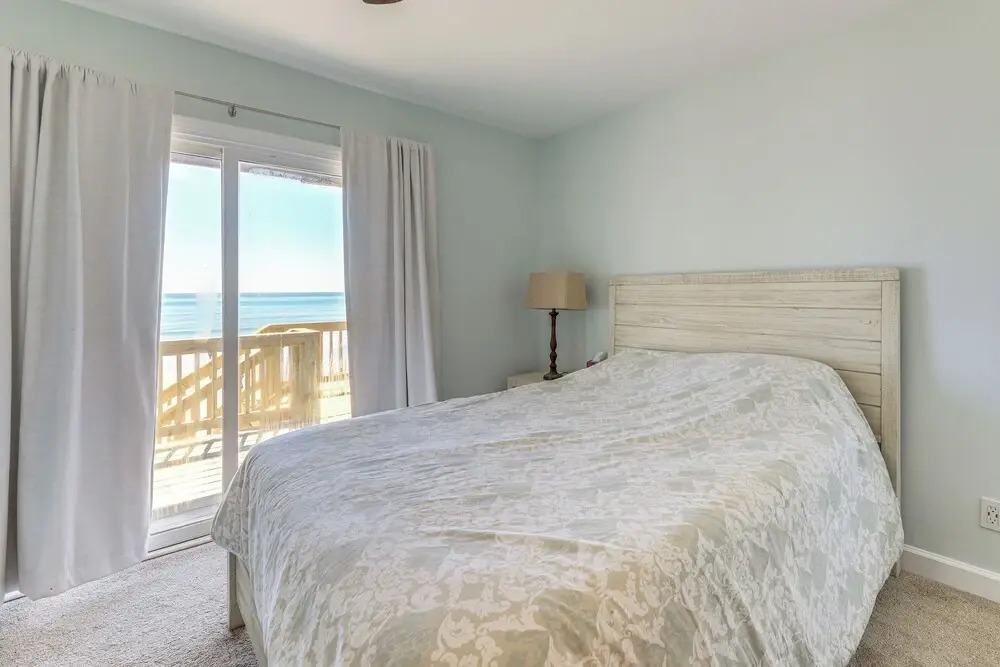 Hot Tub & Decks: North Topsail Beach Home