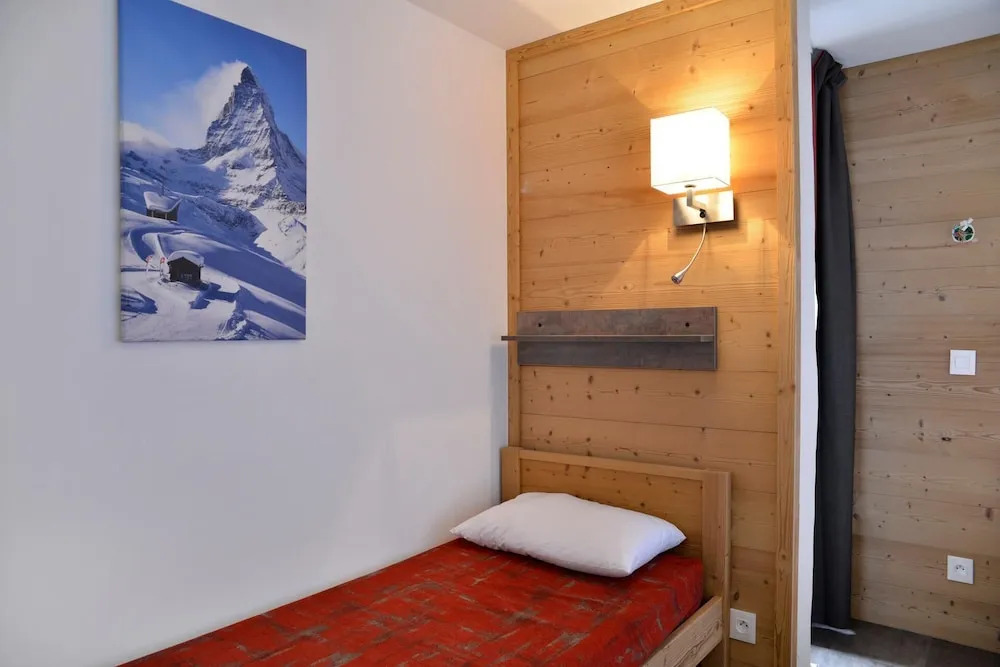 Residence Saintjacques Three-roomed Apartment for 8 People in the Resort Center S213