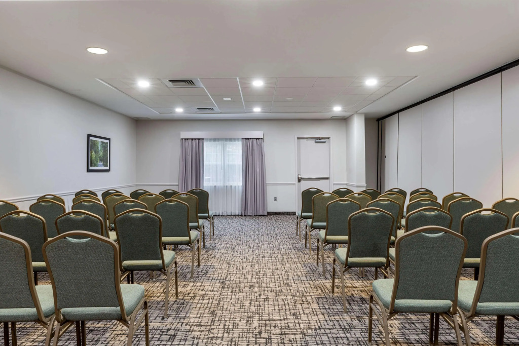 Hawthorn Suites by Wyndham Franklin