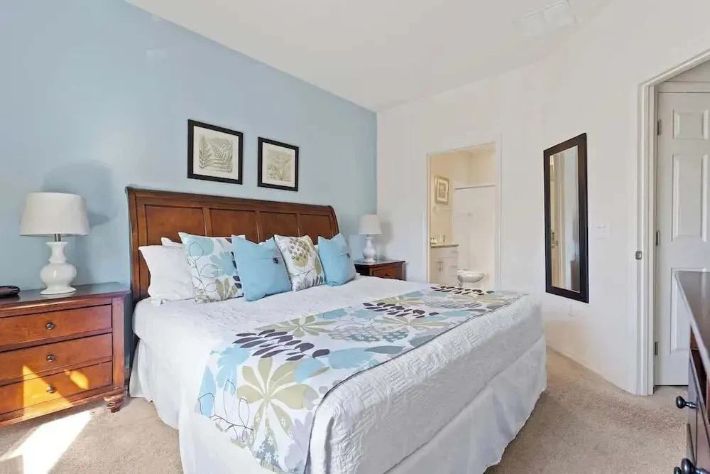 Kissimmee 4BR Townhouse: Perfect for Families