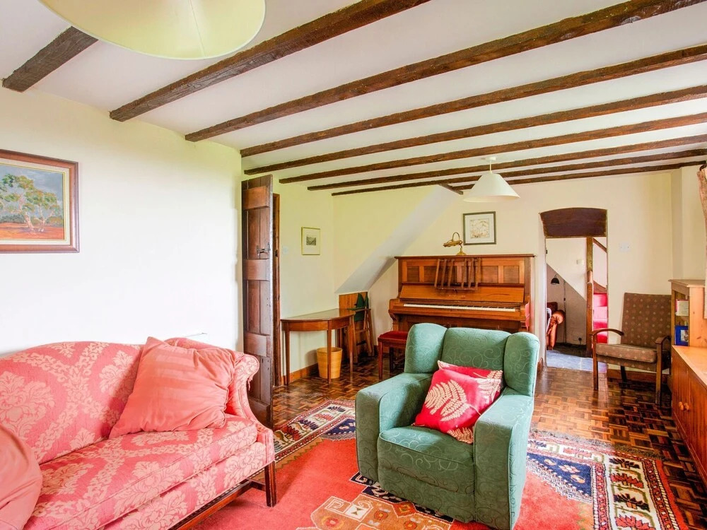 Vintage Holiday Home in Welshpool With Garden