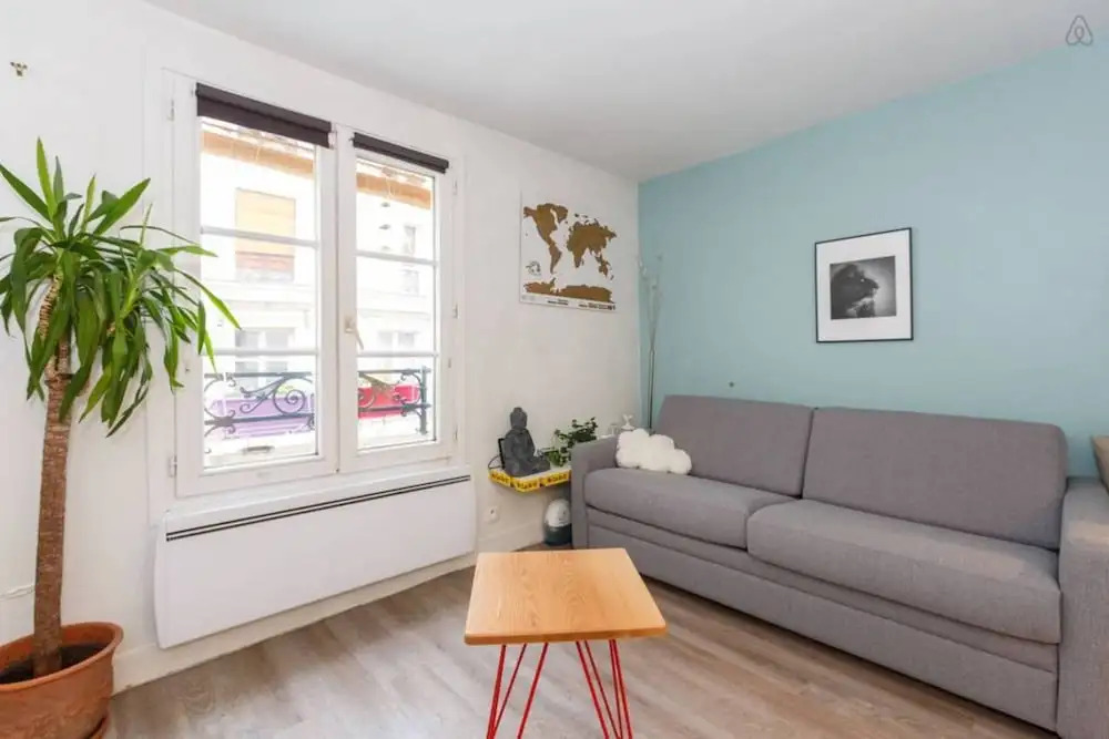 Bright Studio in Paris 18th