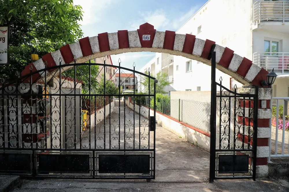 Apartment Bozac