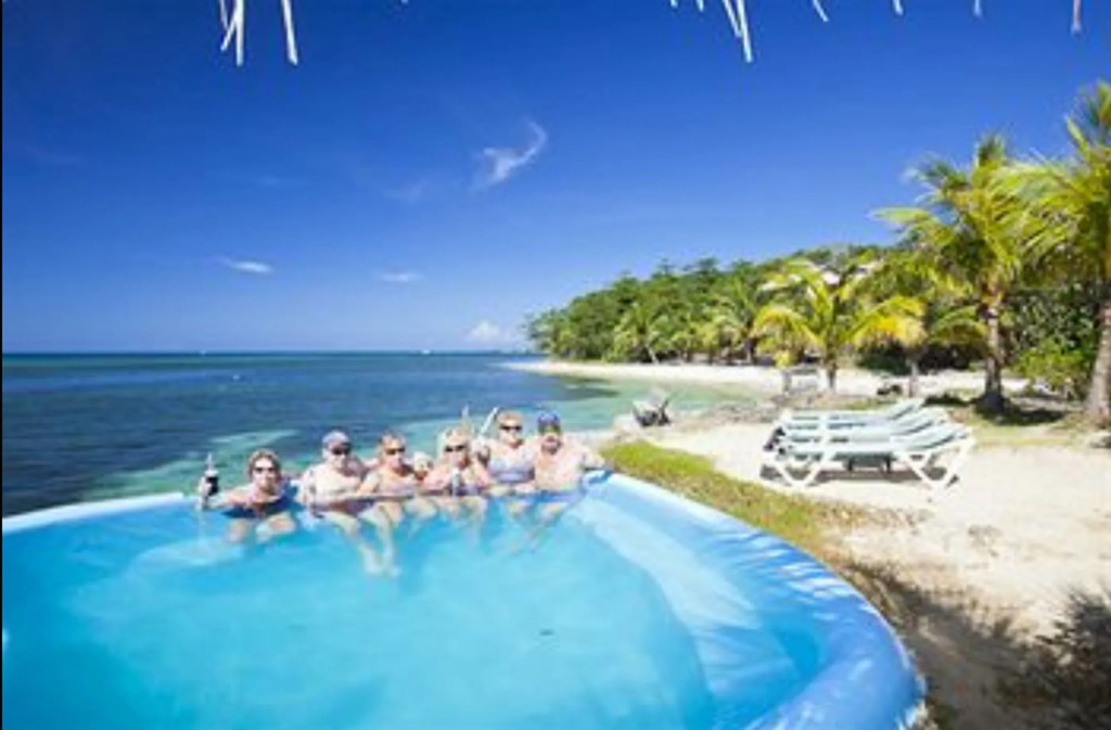 Las Rocas Resort and Dive Center