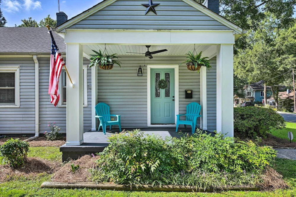 Chic Charlotte Retreat < 3 Miles to Downtown!