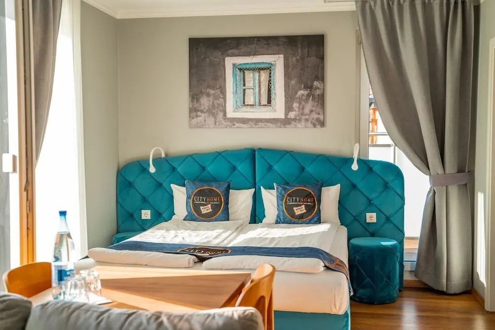 Boardinghouse City Home - Living