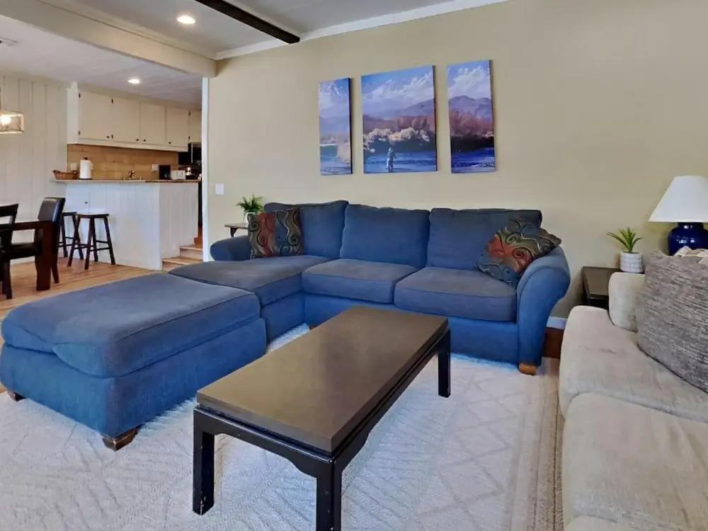 Remodeled 2 Bedroom Condo with Easy Access to Mountain Biking, Swimming, Hiking, Hot Tubs! by RedAwning