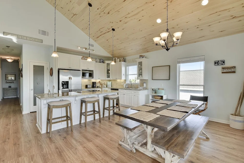 Pappy's Folly 3 Bedrooms 2 Bathrooms Home