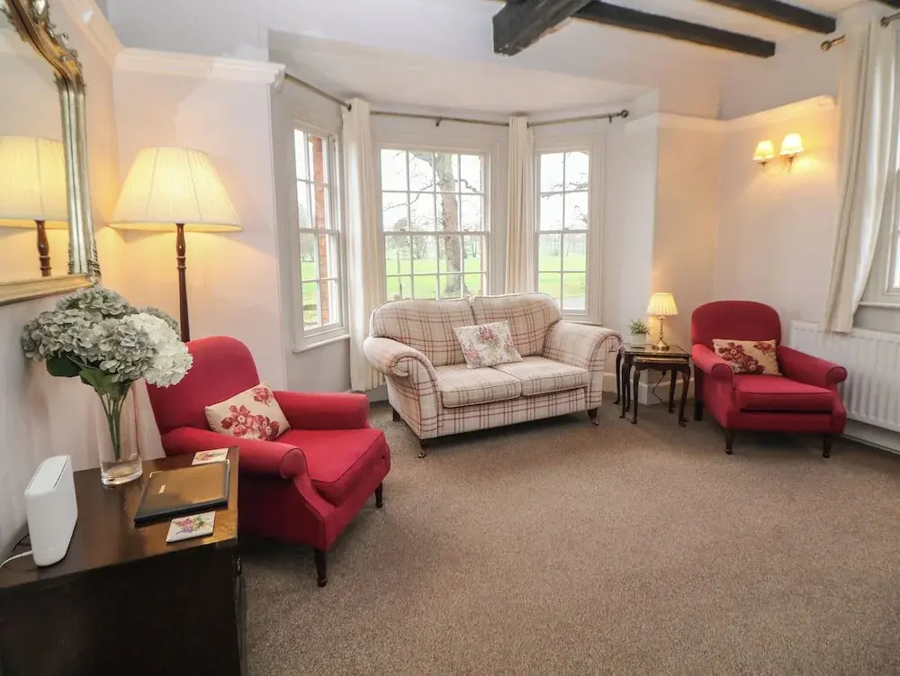 South Lodge - Longford Hall Farm Holiday Cottages