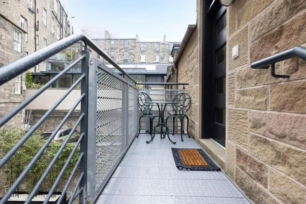 ALTIDO Contemporary and Vibrant 1BR flat near Princes Street