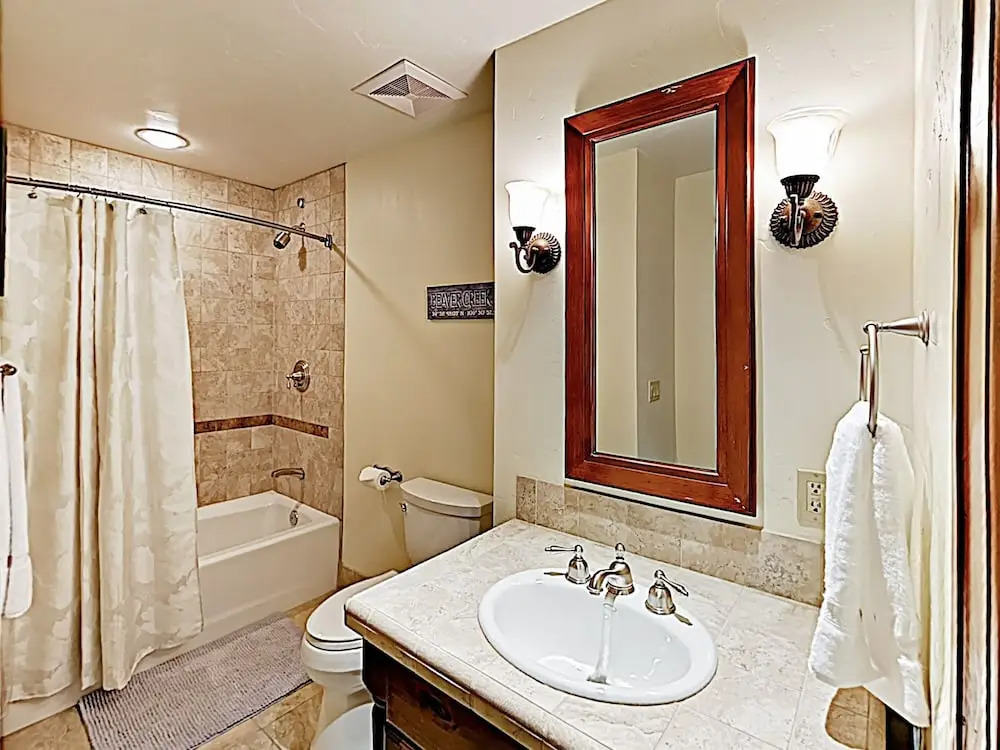 New Listing! Luxe Mountain-view W/ Hot Tubs 3 Bedroom Condo
