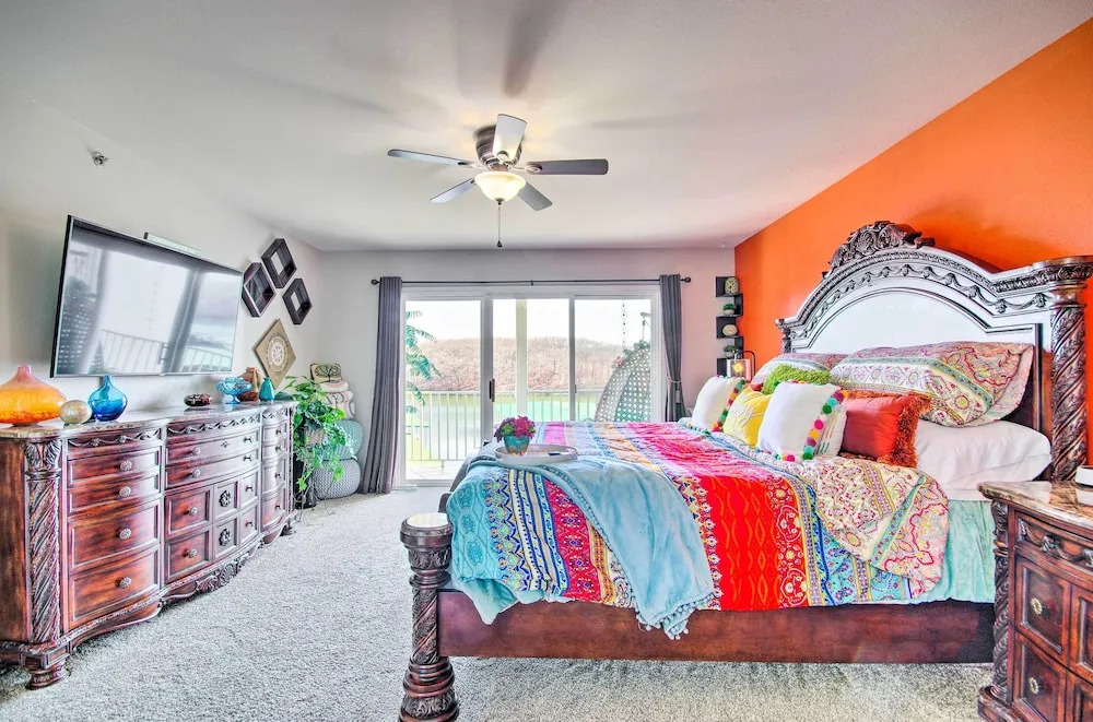 Stunning Lake Views: Spacious Osage Beach Condo!