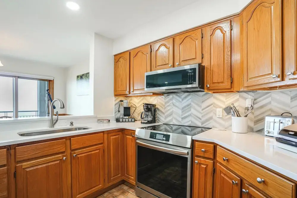 1 Mi to Wintergreen Resort: Mtn-view Condo!