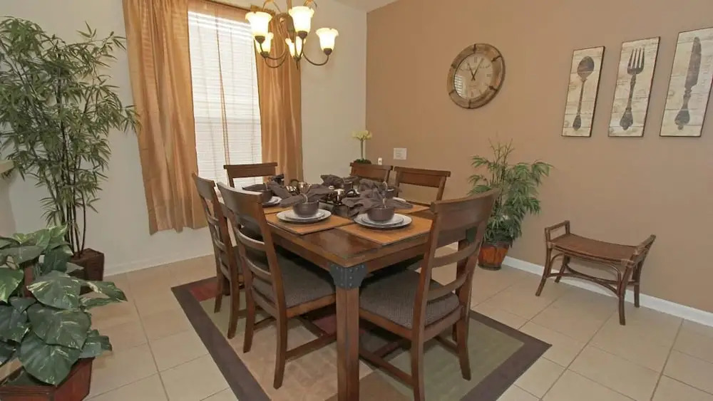 Villa 2653 Dinville Windsor Hills