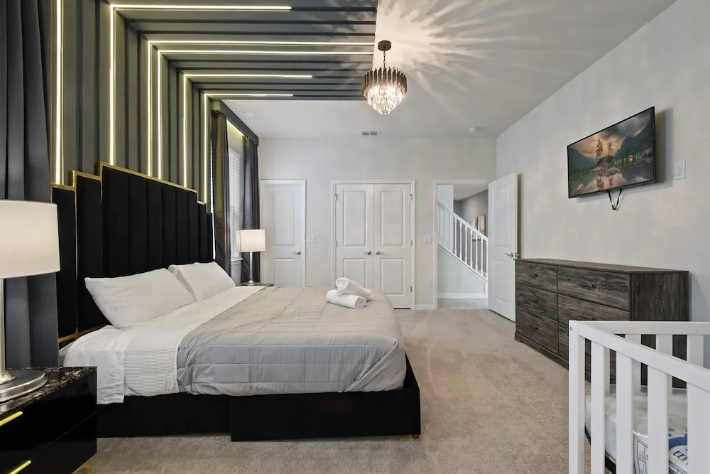 10BR Disney Oasis Star Wars Themed Family Retreat