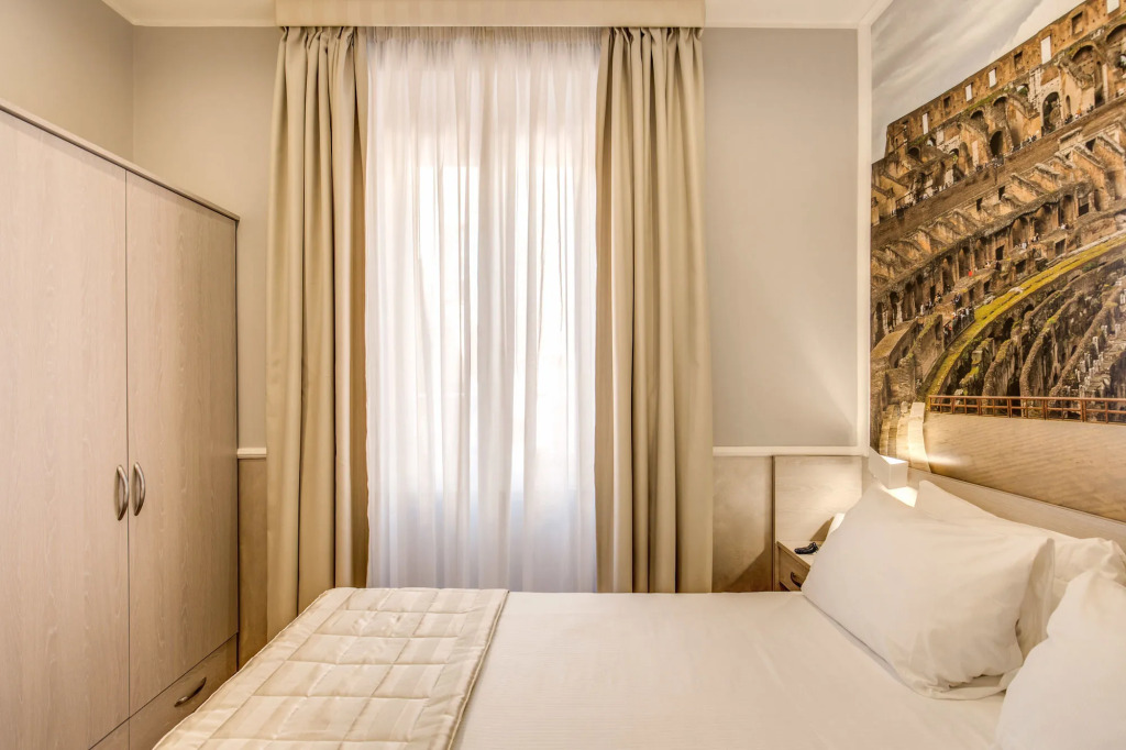Top Floor Colosseo Guesthouse