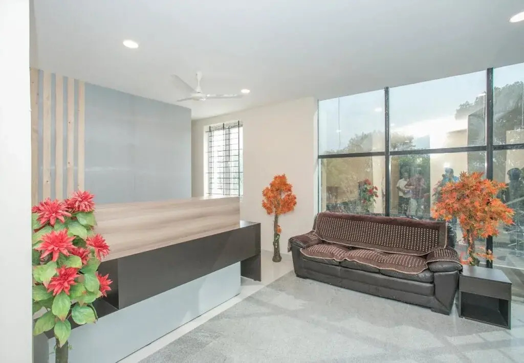 Maple Tree By OYO Rooms