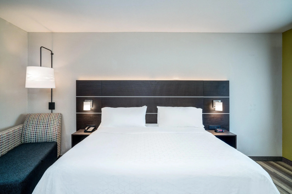 Holiday Inn Express Hotel Winona North by IHG