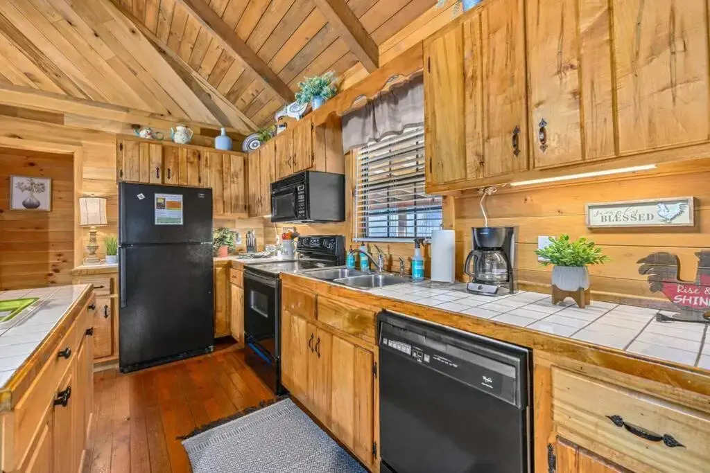 Beautiful View Log Cabin Fireplace Hot Tub Arcade Pool Fishing