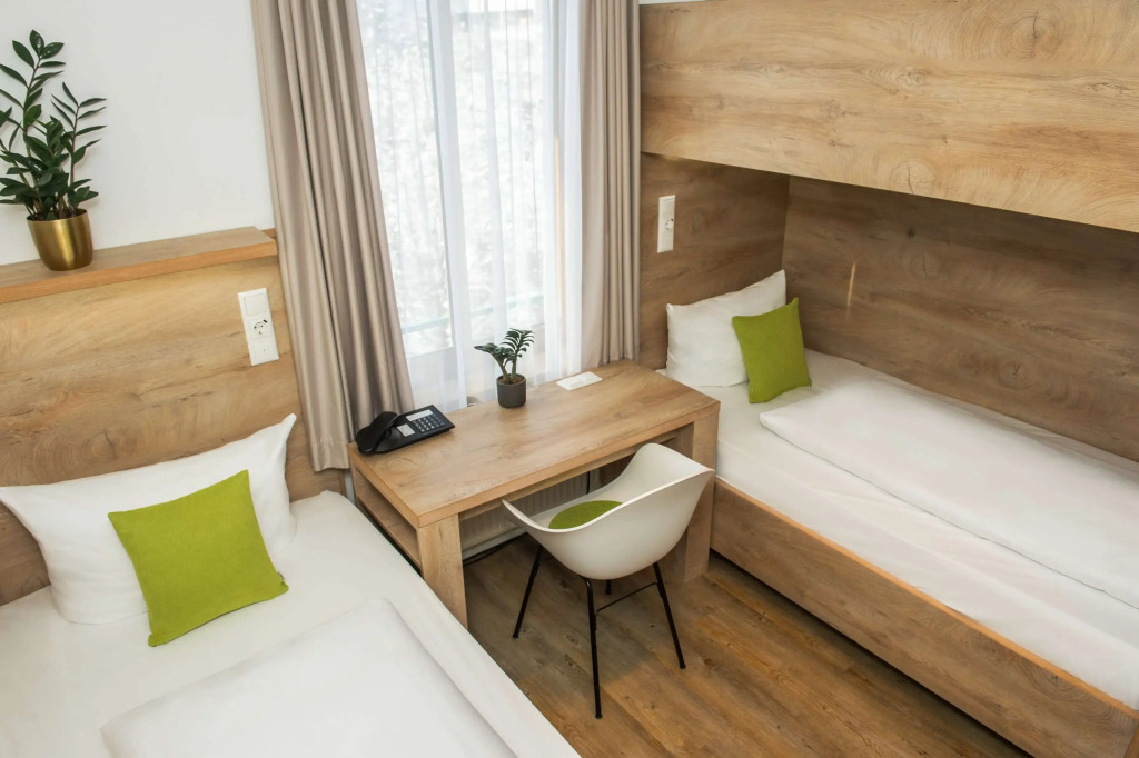 Hotel Perlach Allee by Blattl