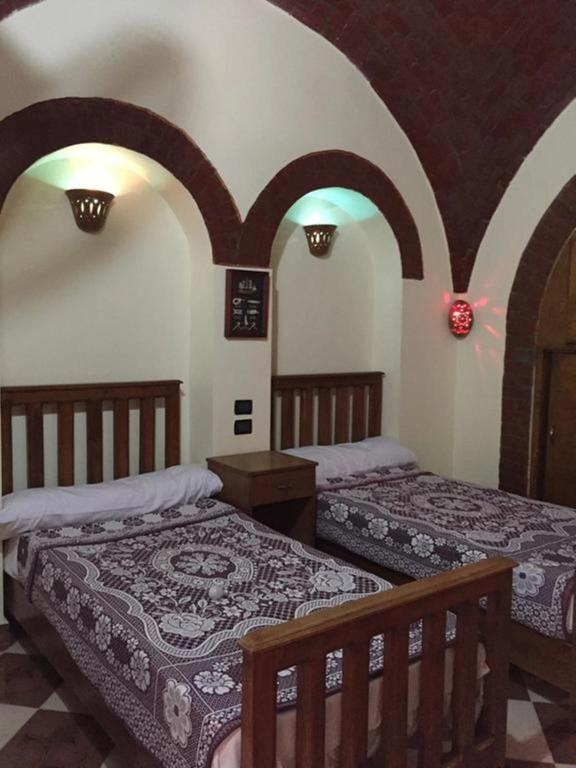 Shahhat View House, Charming Private Villa in Luxor West Bank with Habu Temple Views, for up to 6 guests