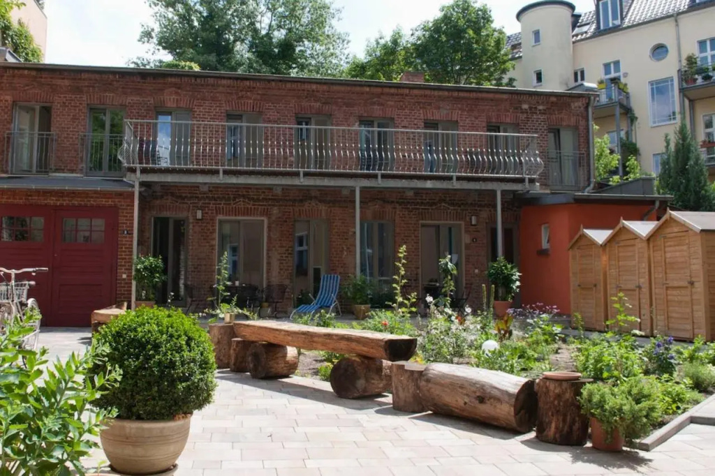 Beautiful And Cozy Remise for Up To 6 Guests