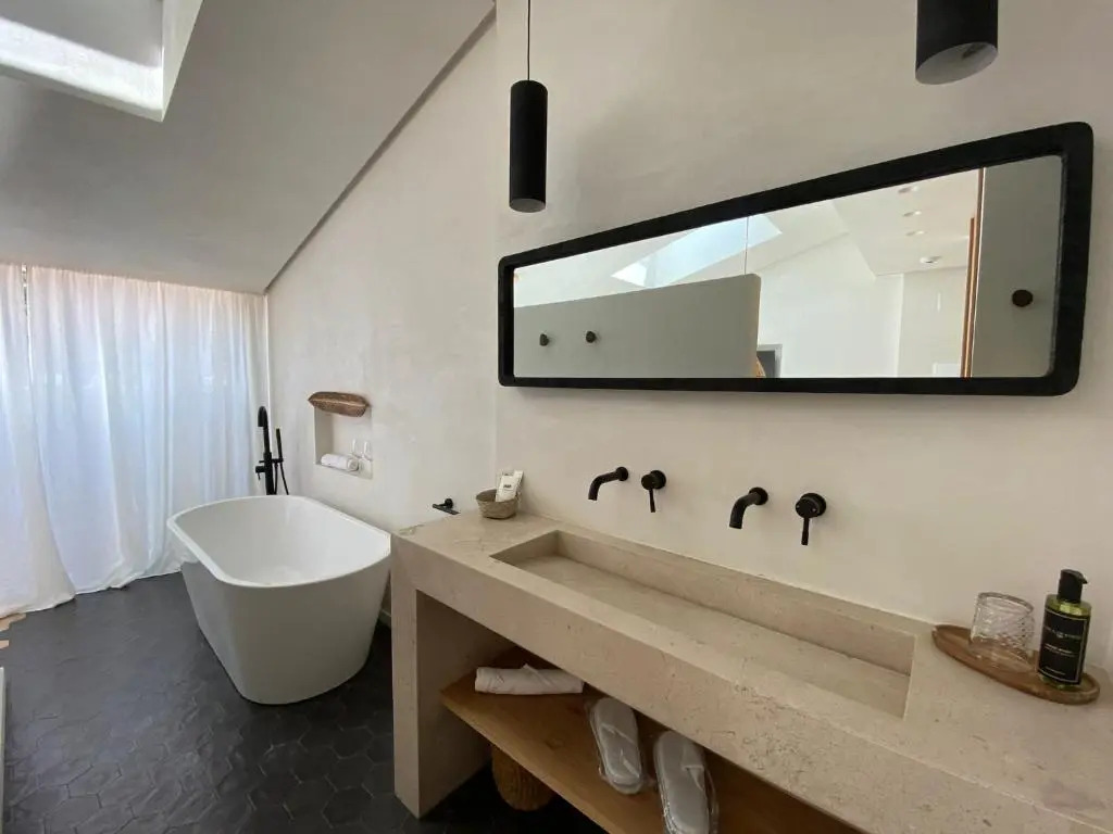 S Estancia Suites