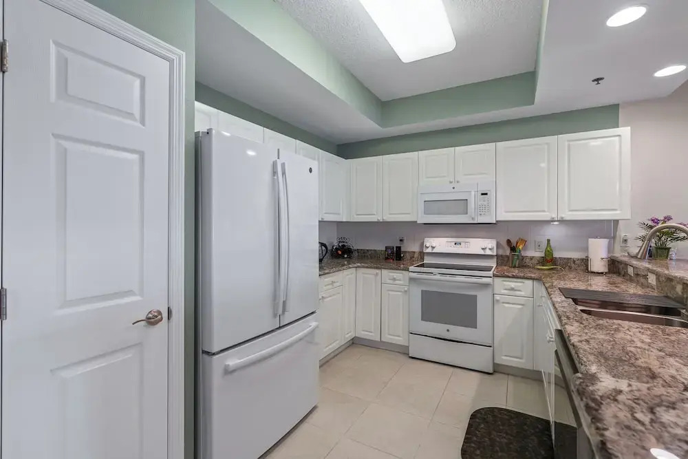 Sunny 3BR Condo Steps to Beach Pool NSB FL