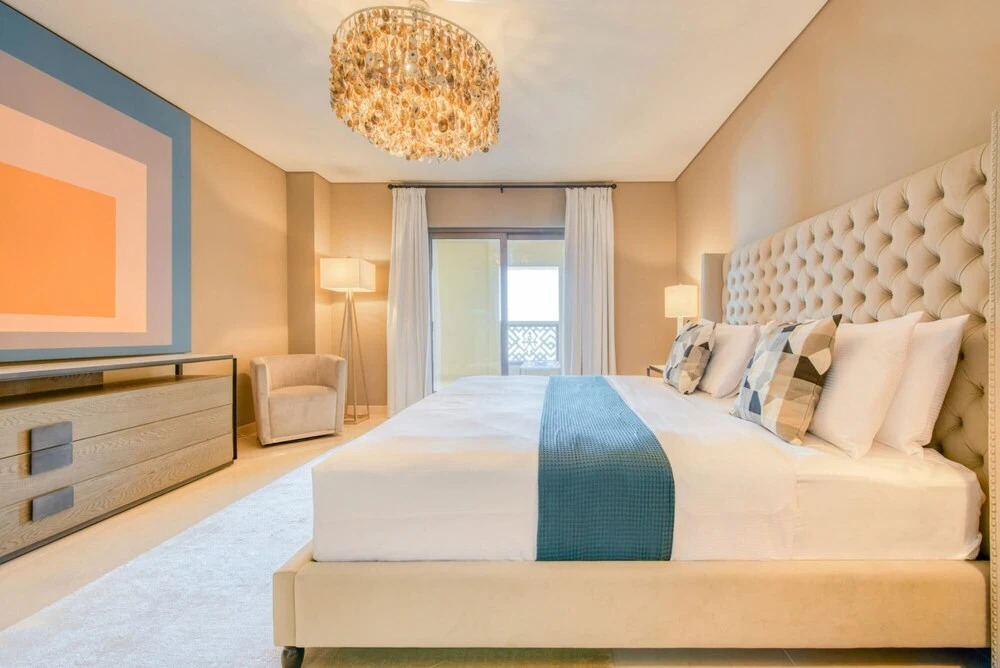 Luxury Palm Property w Beach Sea View