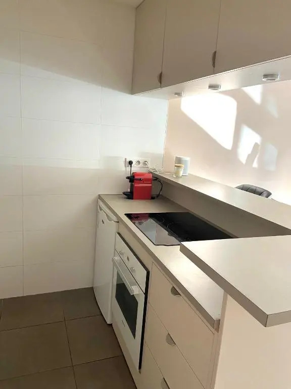 Apt Golfe Juan - 5min des plages - Parking privée - Piscine Rooftop