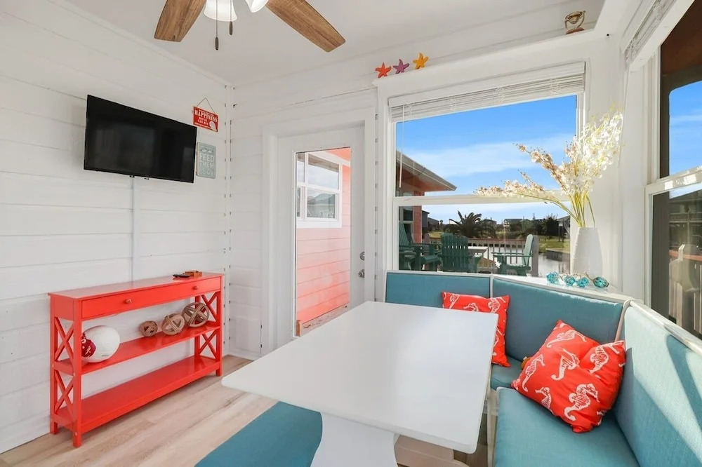 A Lil' Tipsea 4 Bedroom Home by RedAwning