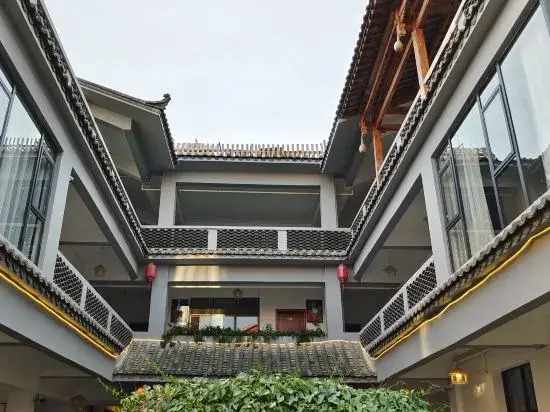 Puzhehei June Qinghe B & B