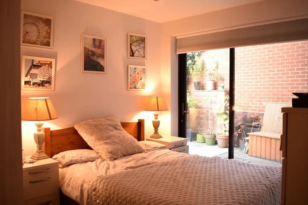 1 Bedroom Apartment With Patio Near Clapham