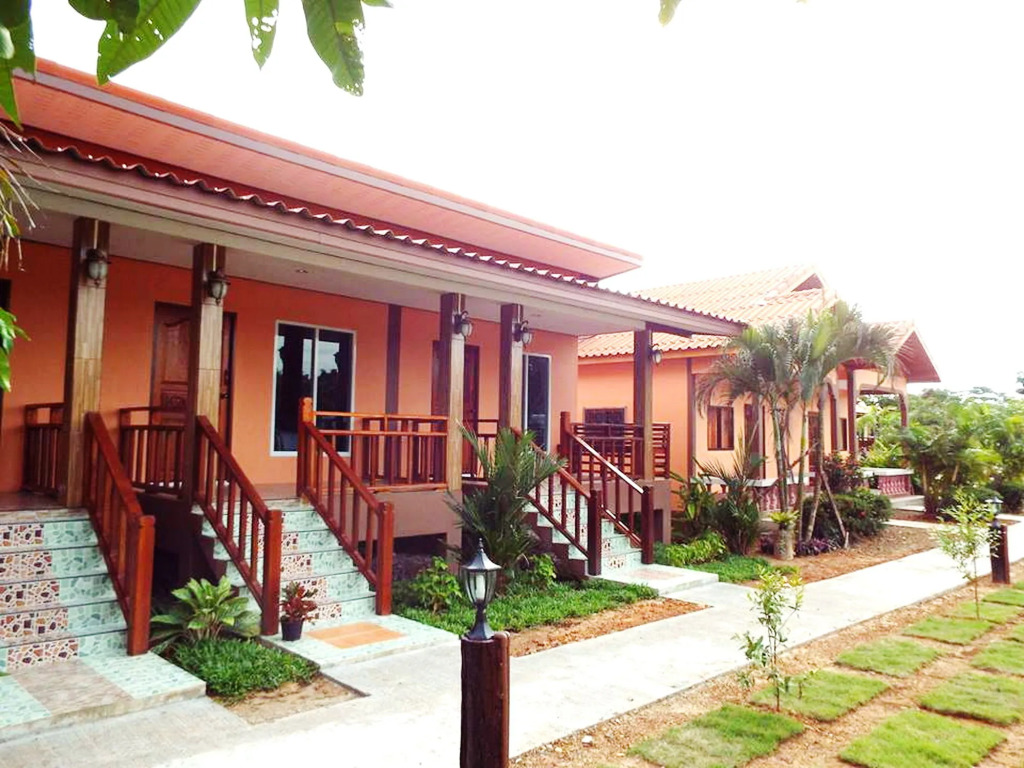 Lanta Riviera Villa Resort
