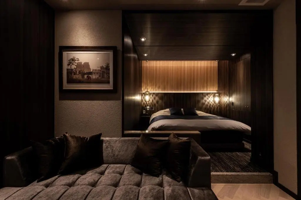 Y-HOTEL