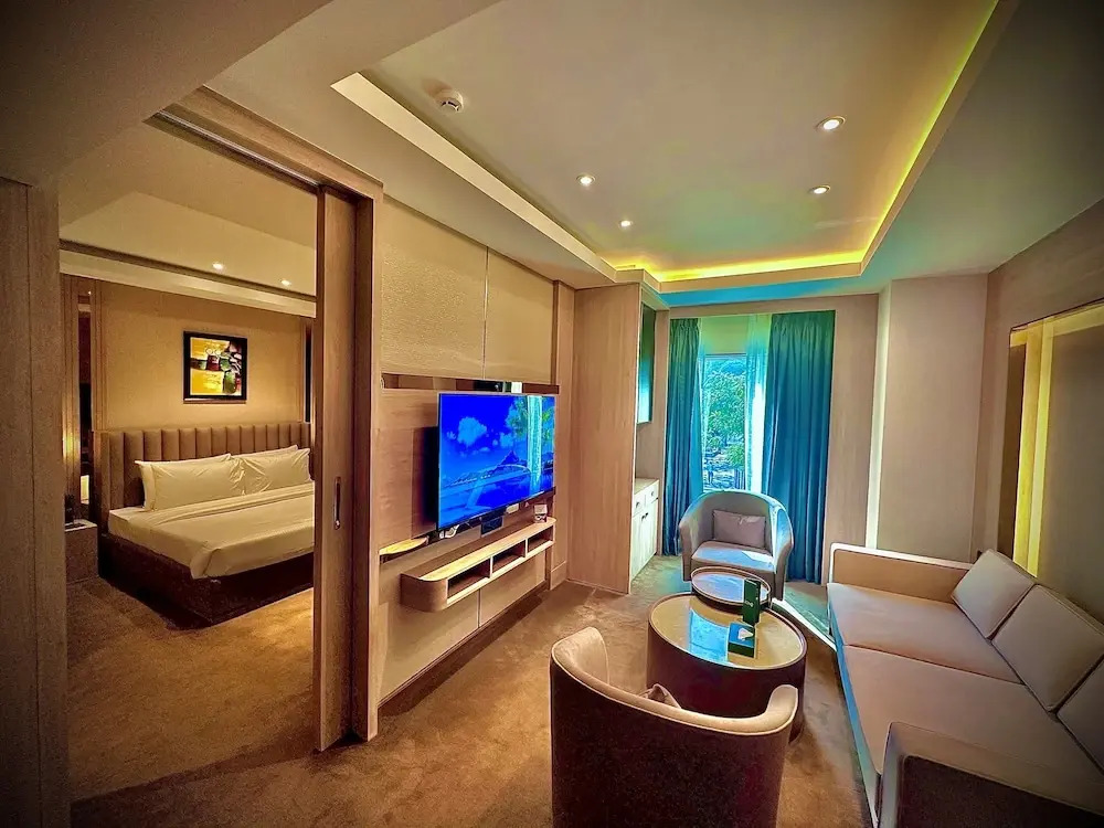 ASTER GRAND BY ZENQ Saket