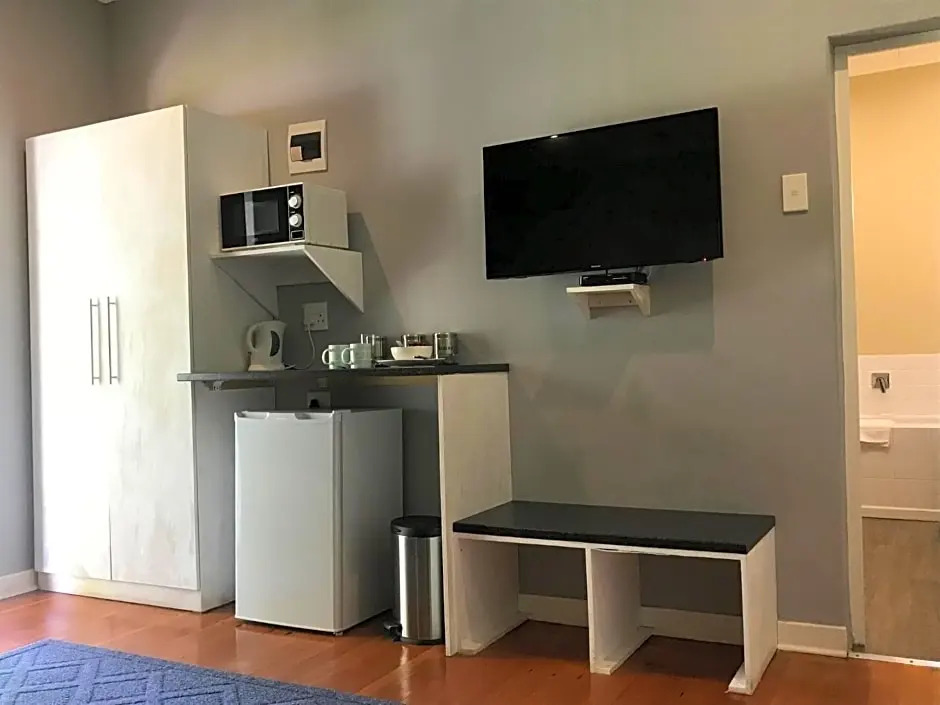 Anathi Hotel