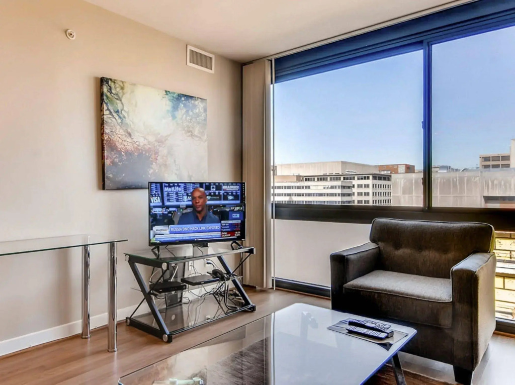 Global Luxury Suites at the National Mall