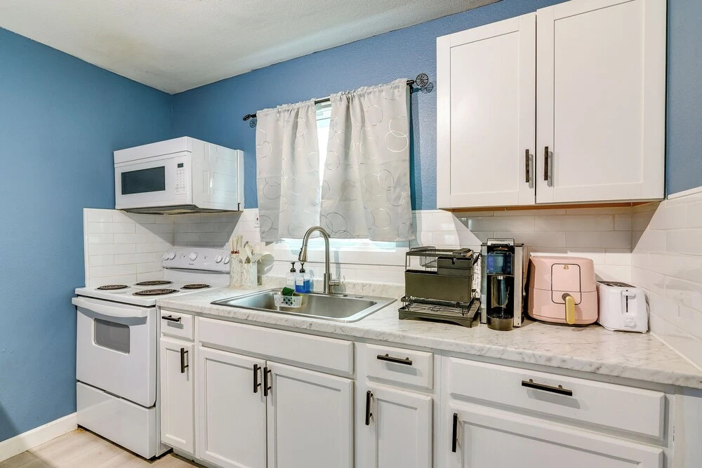 6 Mi to Med Center & NRG Stadium: Houston Home