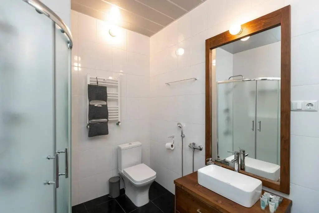 Light and Luxurious 2BR Apartment - by Wehost