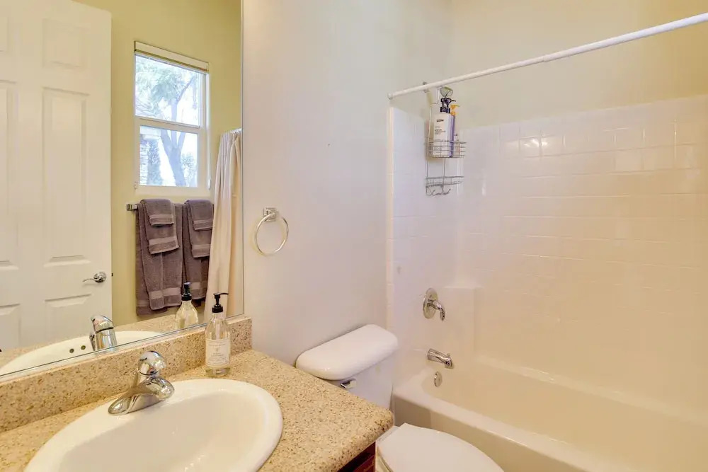 1 Mi to Coachella: Serene Retreat w/ Pool Access