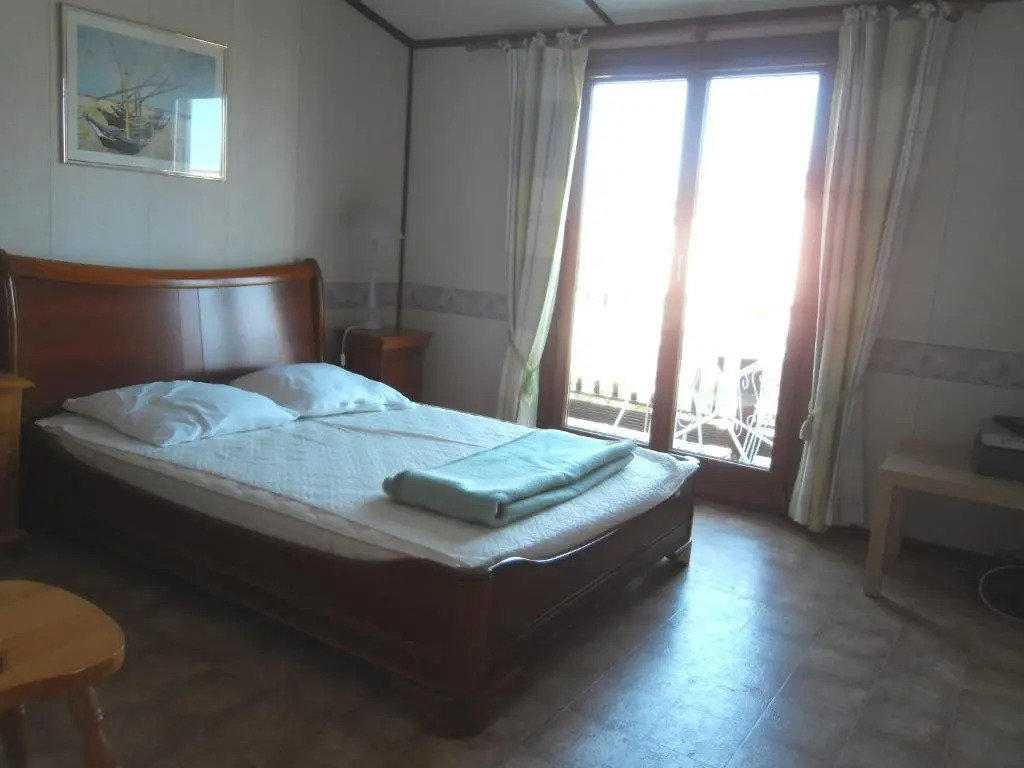 Domaine de vacances 600m de la plage villa climatisee 3 chambres 6 couchages terrasse WIFI animations et piscines en supplement LRPDSD7